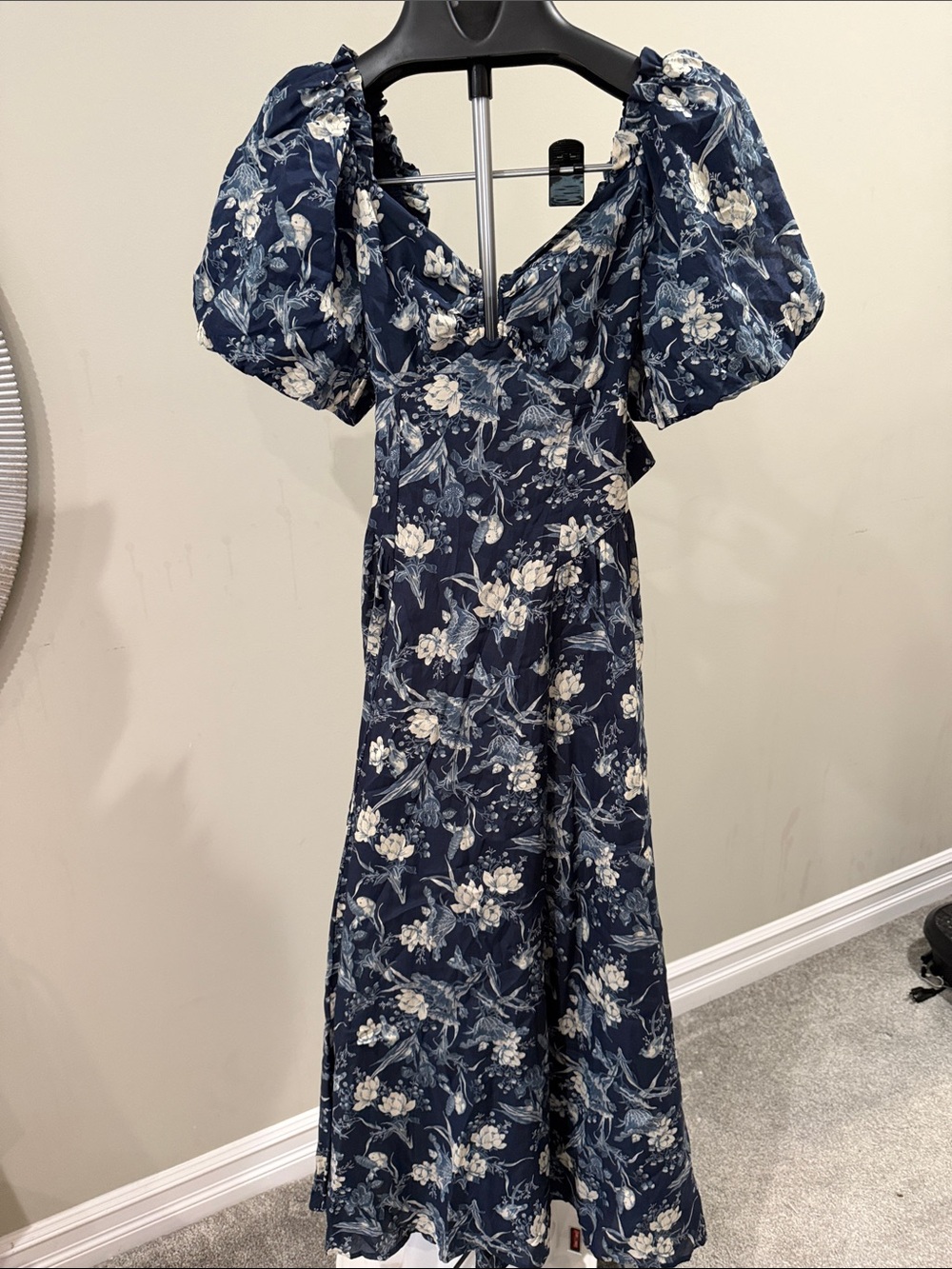 Abercrombie dress bow tie in the back